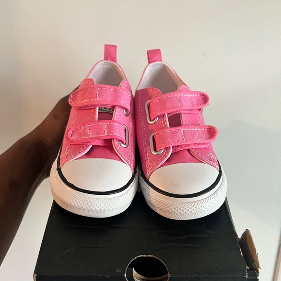 Converse Chuck Taylor Ox (BNIB) - Picture 5 of 8